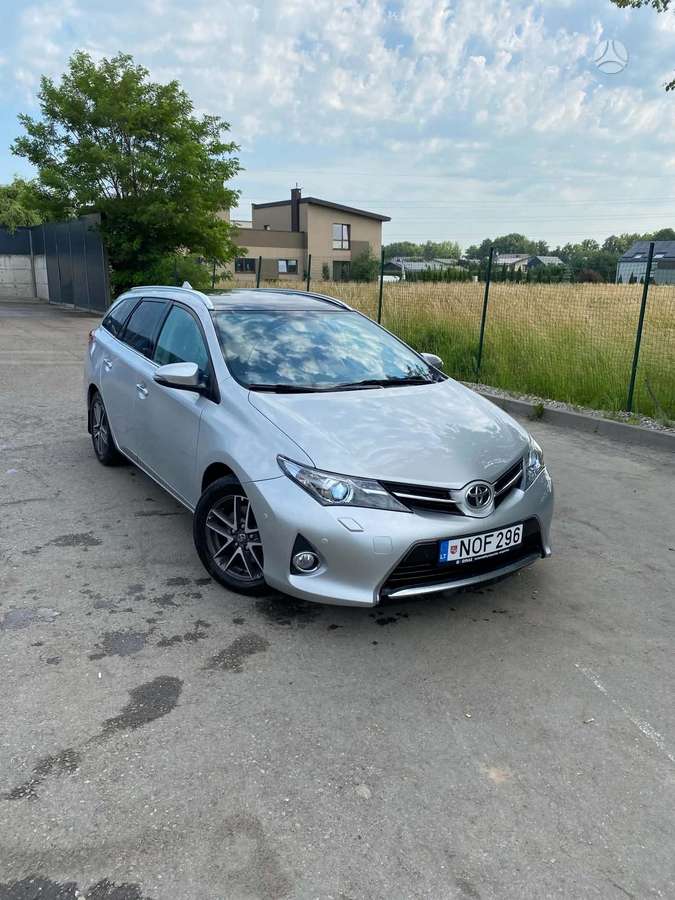 Toyota Auris, 2.0 l., wagon