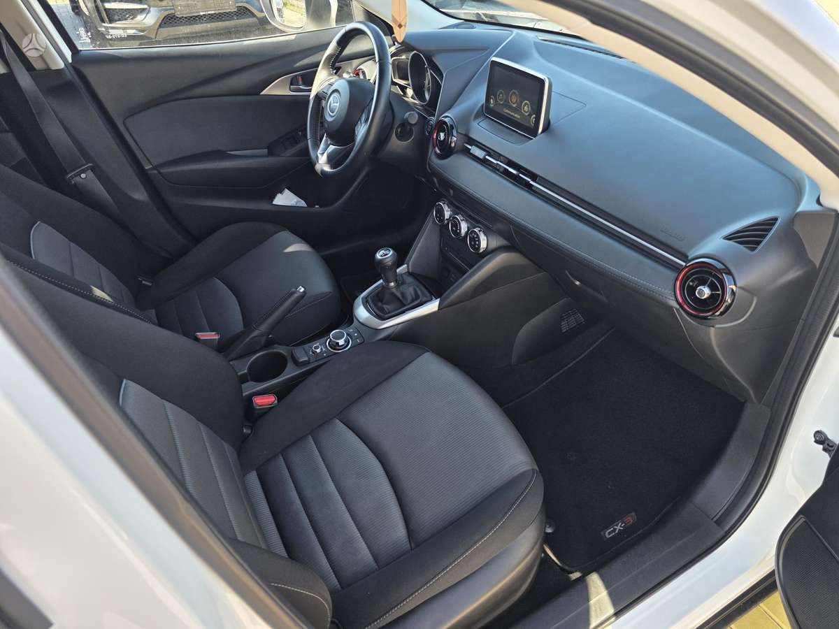Mazda CX-3, 1.5 l., Хэтчбек