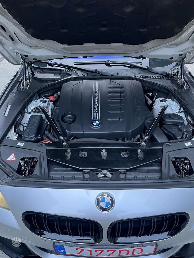 BMW 535, universalas