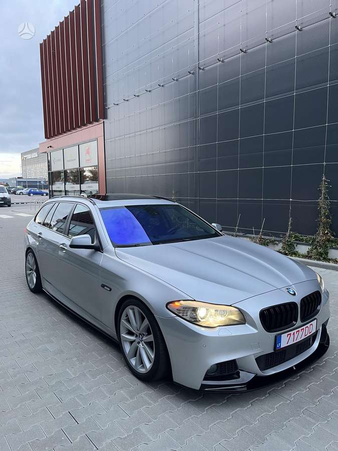 BMW 535, universalas
