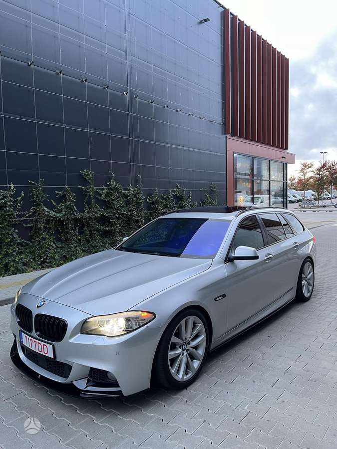 BMW 535, universalas