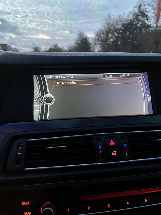 BMW 535, universalas