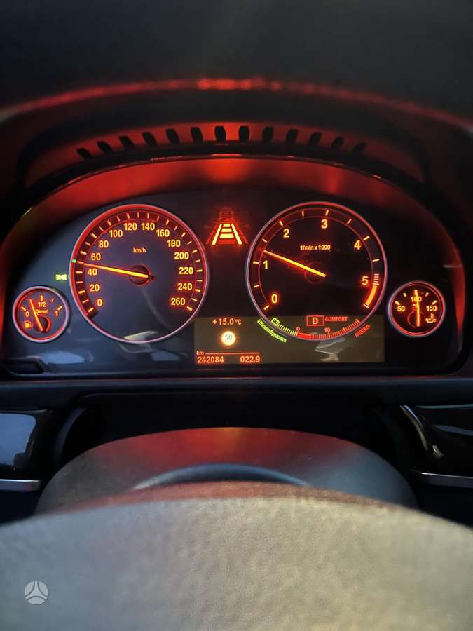 BMW 535, universalas