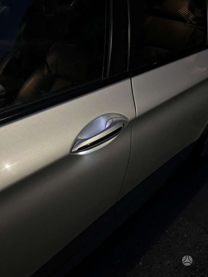 BMW 535, universalas