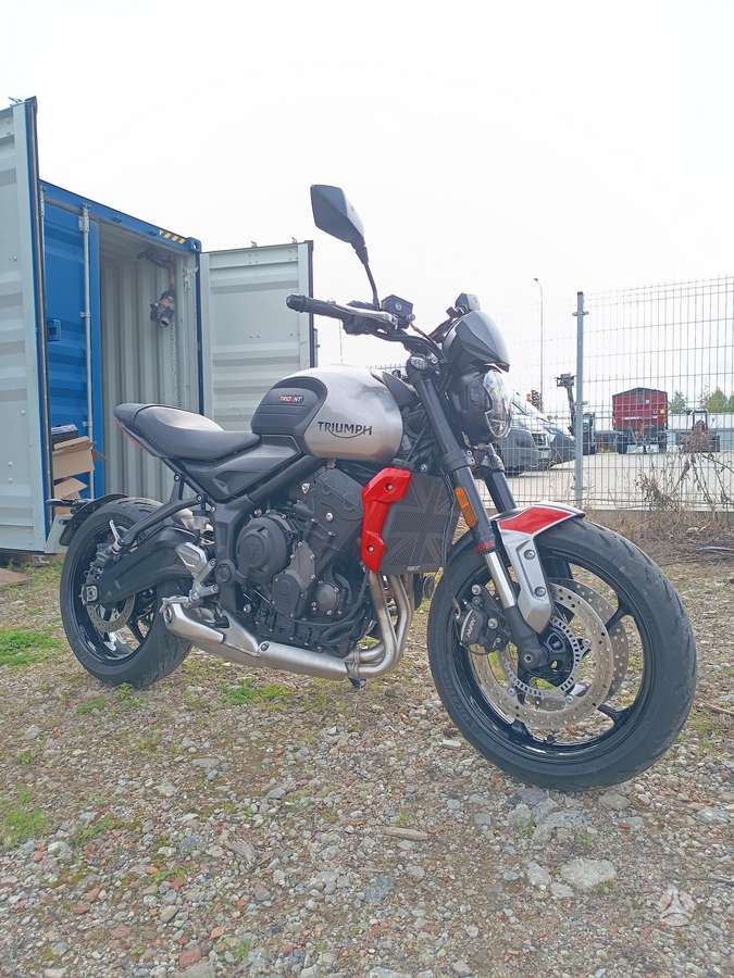 Triumph Trident 660cc, street / klasikiniai