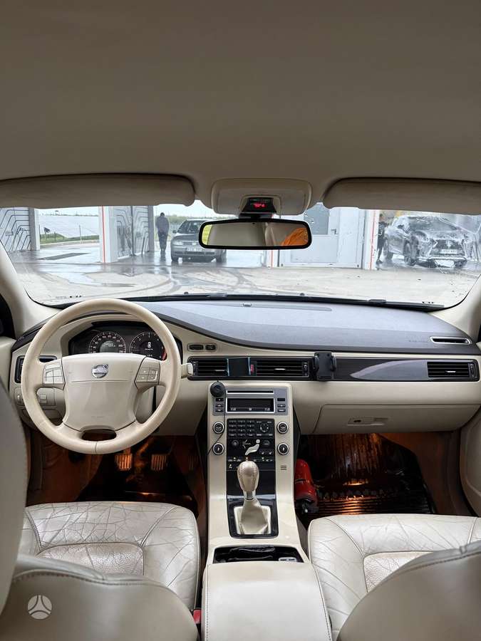 Volvo S80, 2.4 l., Седан