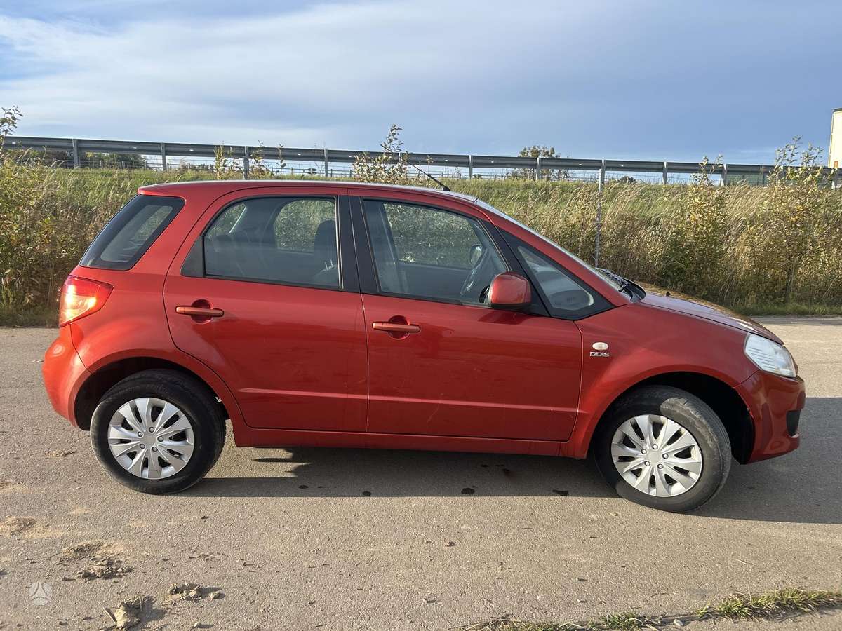 Suzuki SX4, 1.9 l., hatchback