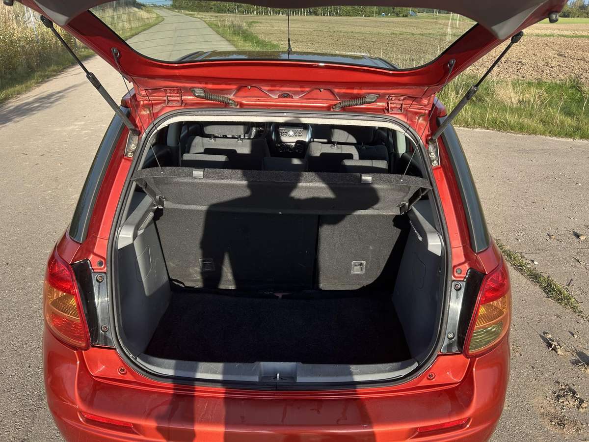 Suzuki SX4, 1.9 l., Хэтчбек