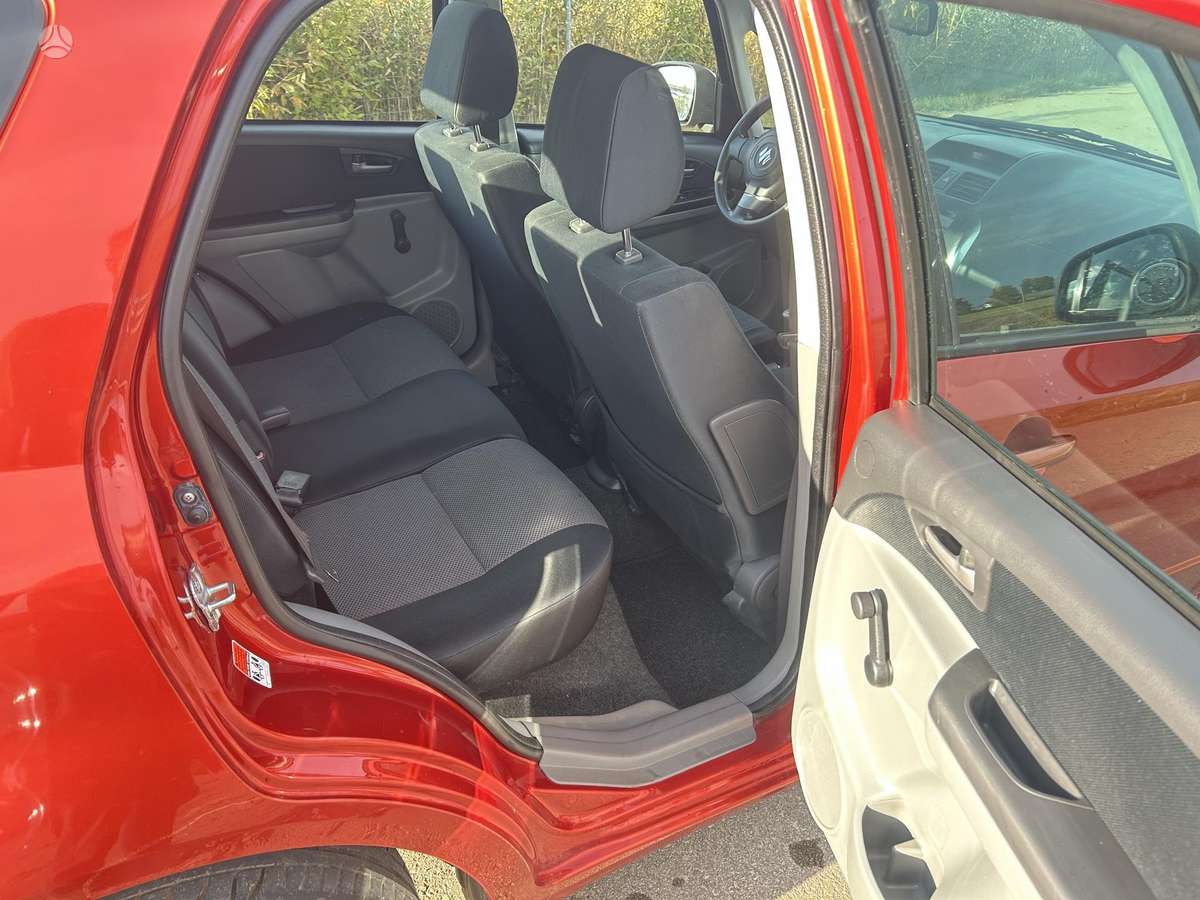 Suzuki SX4, 1.9 l., Хэтчбек