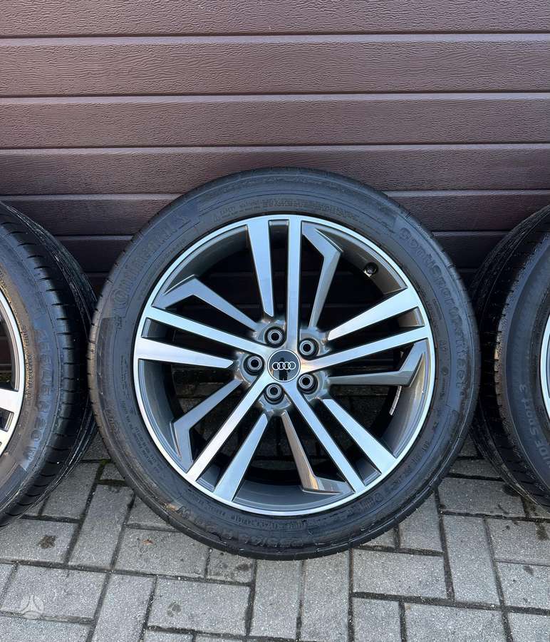 Audi Q5 S-Line, light alloy, R20