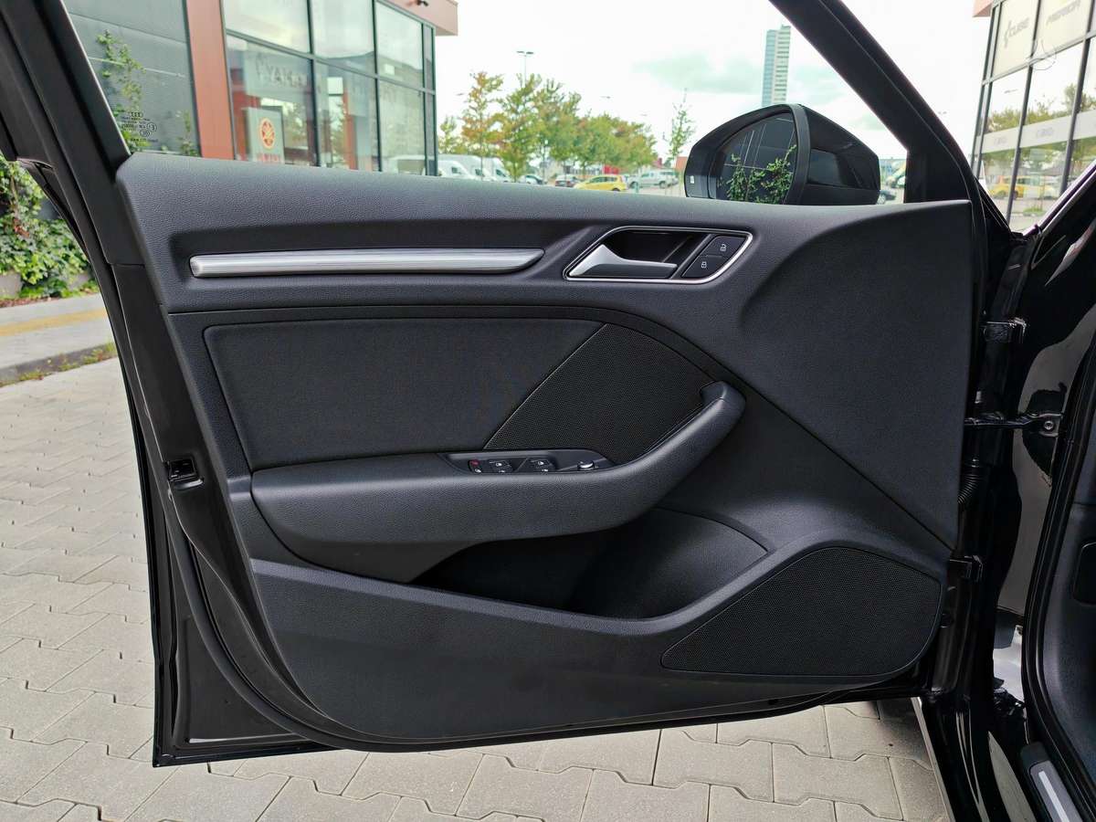 Audi A3, 1.0 l., Хэтчбек