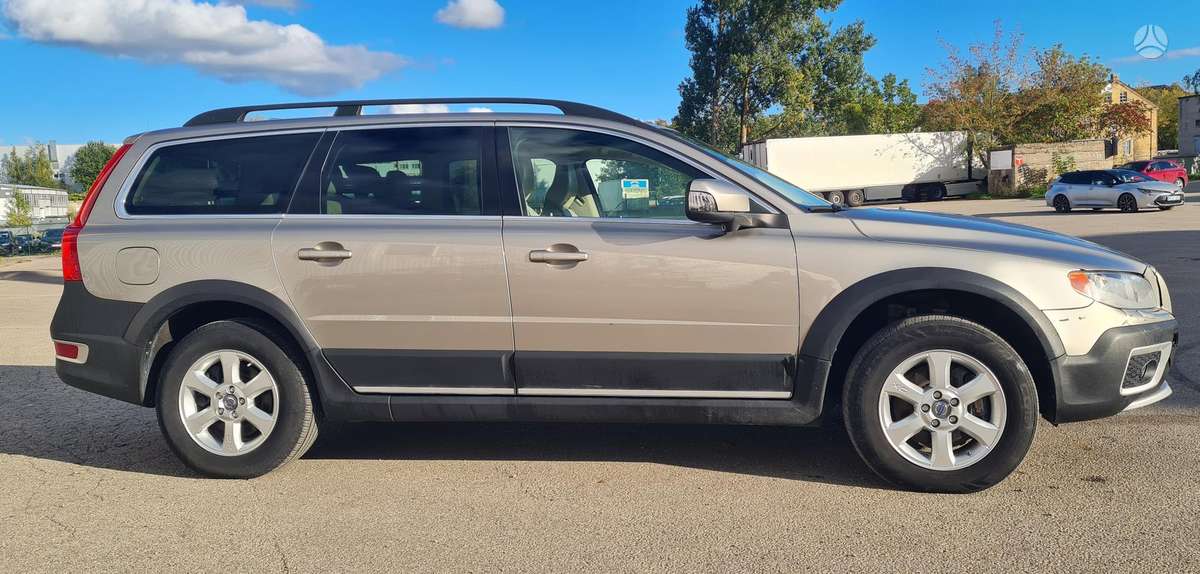 Volvo XC70, 3.2 l., off-road / crossover