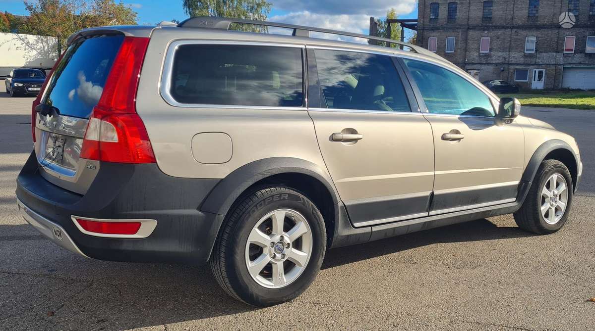 Volvo XC70, 3.2 l., off-road / crossover