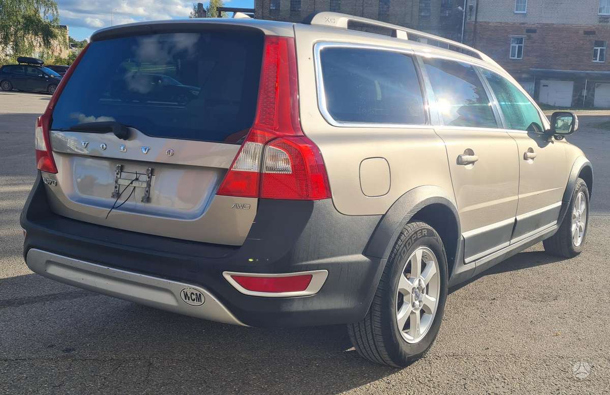 Volvo XC70, 3.2 l., off-road / crossover