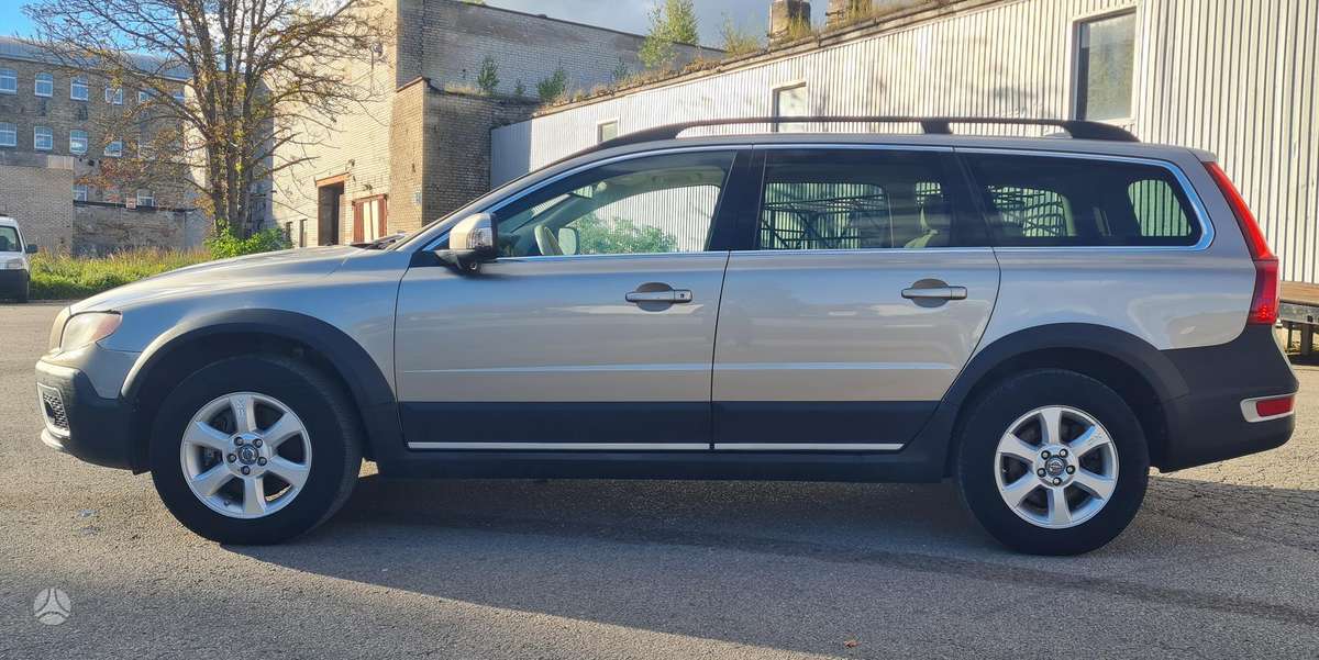 Volvo XC70, 3.2 l., off-road / crossover