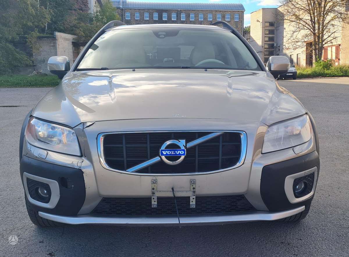 Volvo XC70, 3.2 l., off-road / crossover