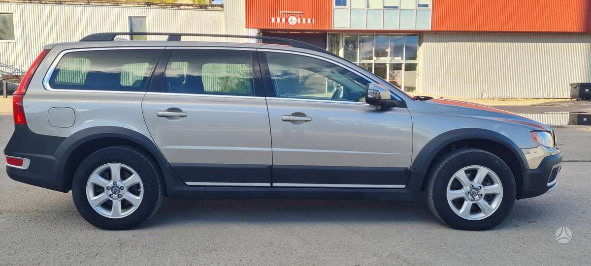 Volvo XC70, 3.2 l., off-road / crossover