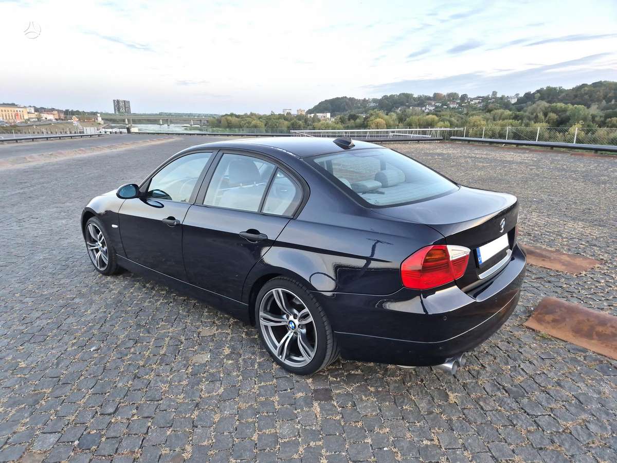 BMW 320, 2.0 l., Седан