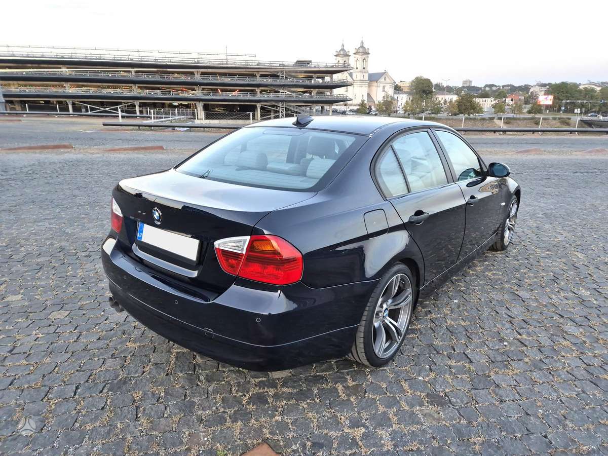 BMW 320, 2.0 l., Седан