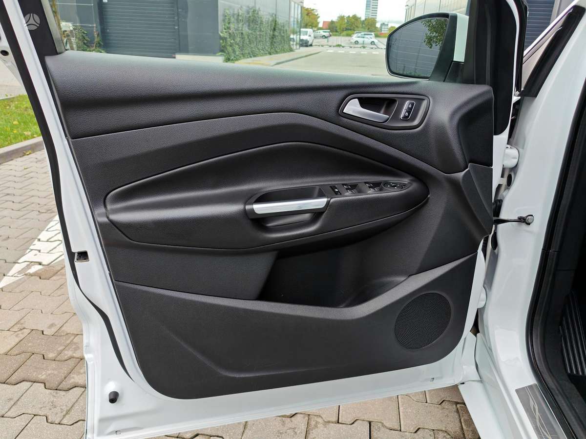 Ford Kuga, 2.0 l., off-road / crossover