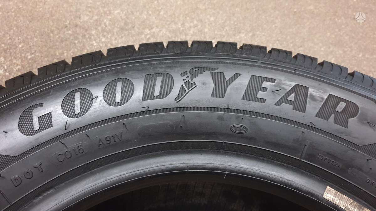 Goodyear Efficient Grip Cargo, summer 215/65 R15