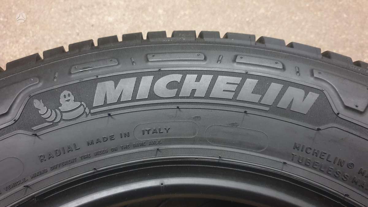 Michelin Agilis 3, summer 215/65 R15
