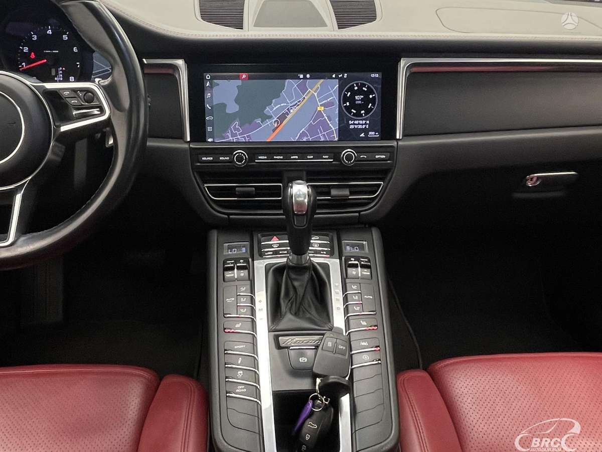 Porsche Macan, 2.0 l., off-road / crossover