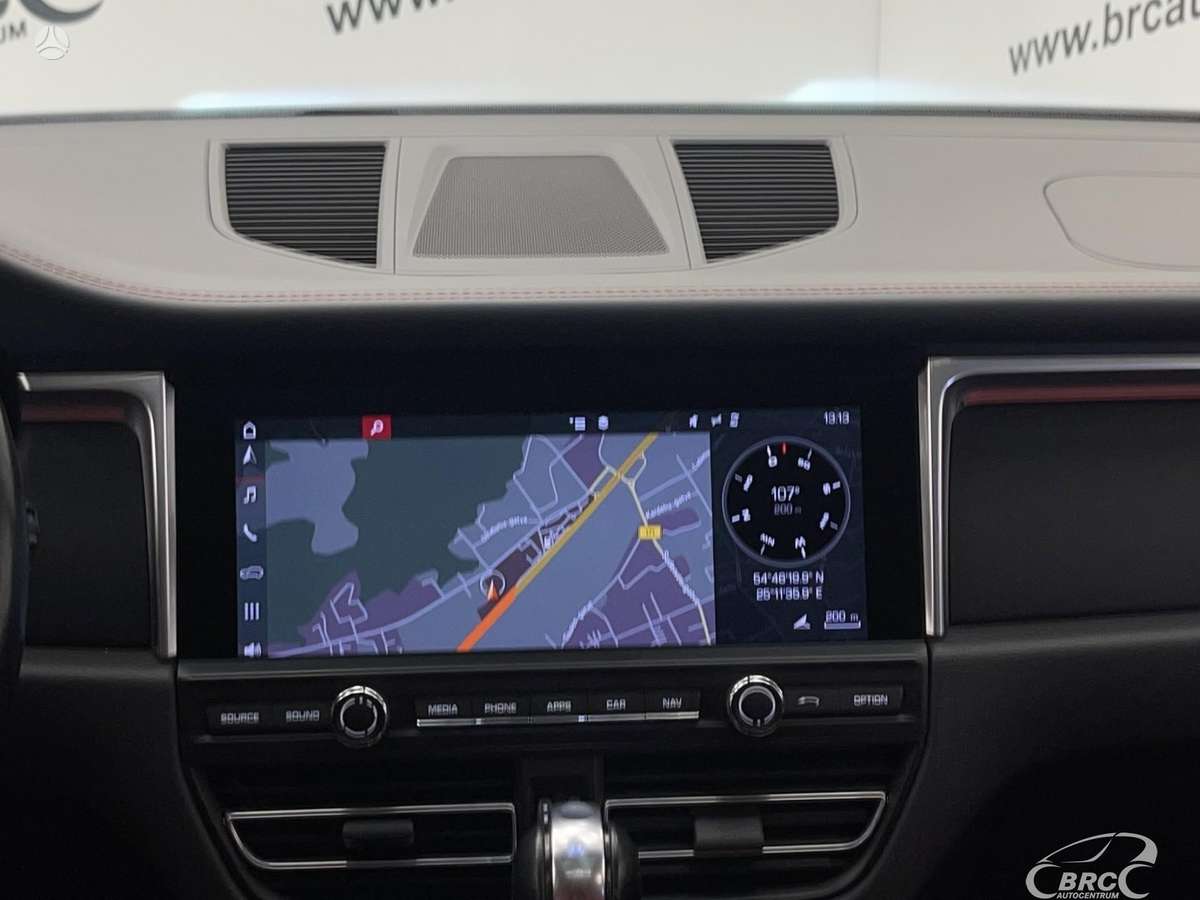 Porsche Macan, 2.0 l., off-road / crossover