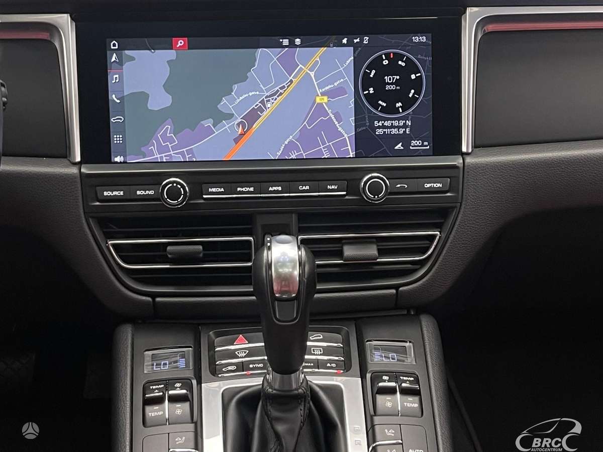 Porsche Macan, 2.0 l., off-road / crossover
