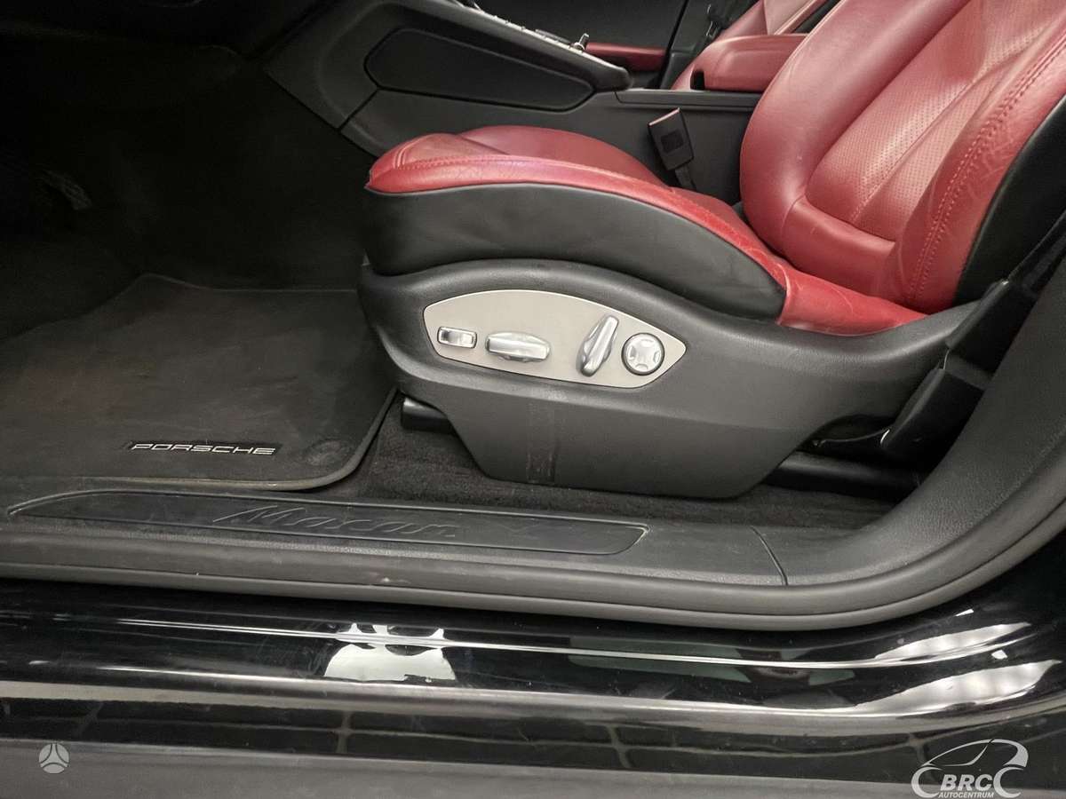 Porsche Macan, 2.0 l., off-road / crossover