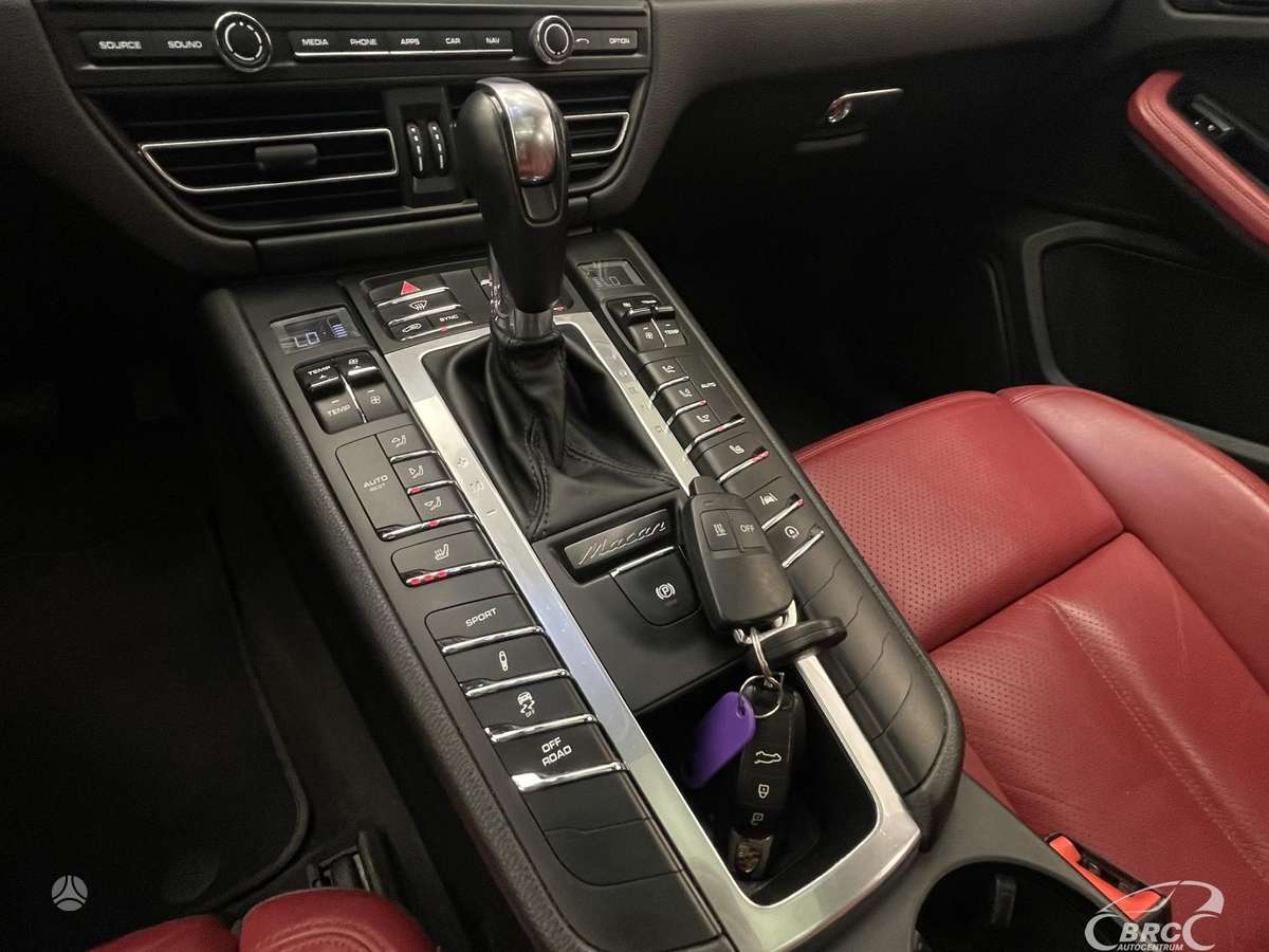 Porsche Macan, 2.0 l., off-road / crossover