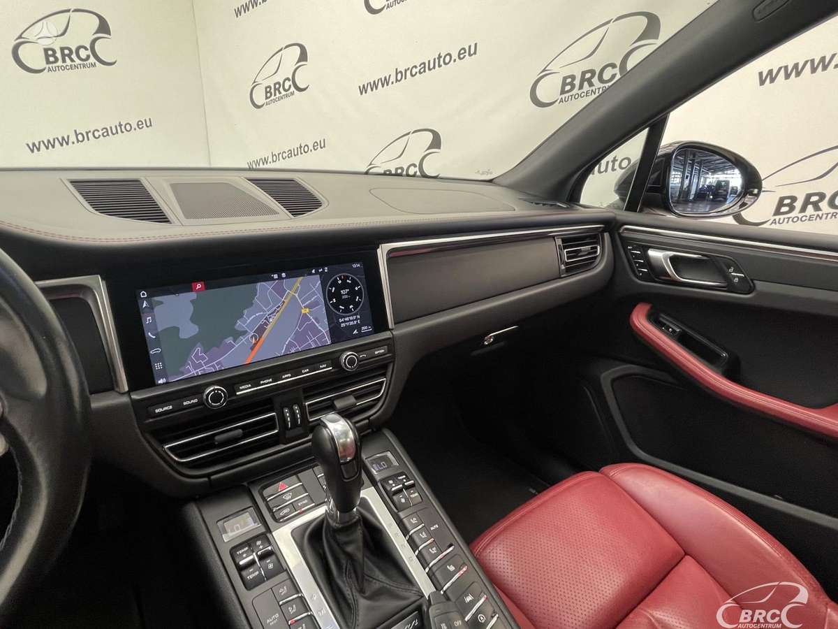 Porsche Macan, 2.0 l., off-road / crossover