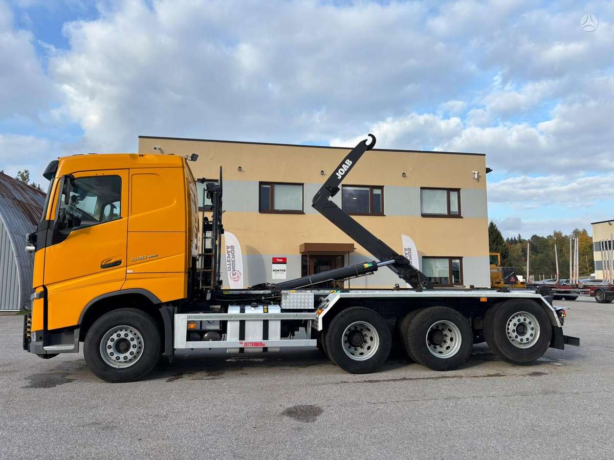 Volvo FH540, hooklift trucks