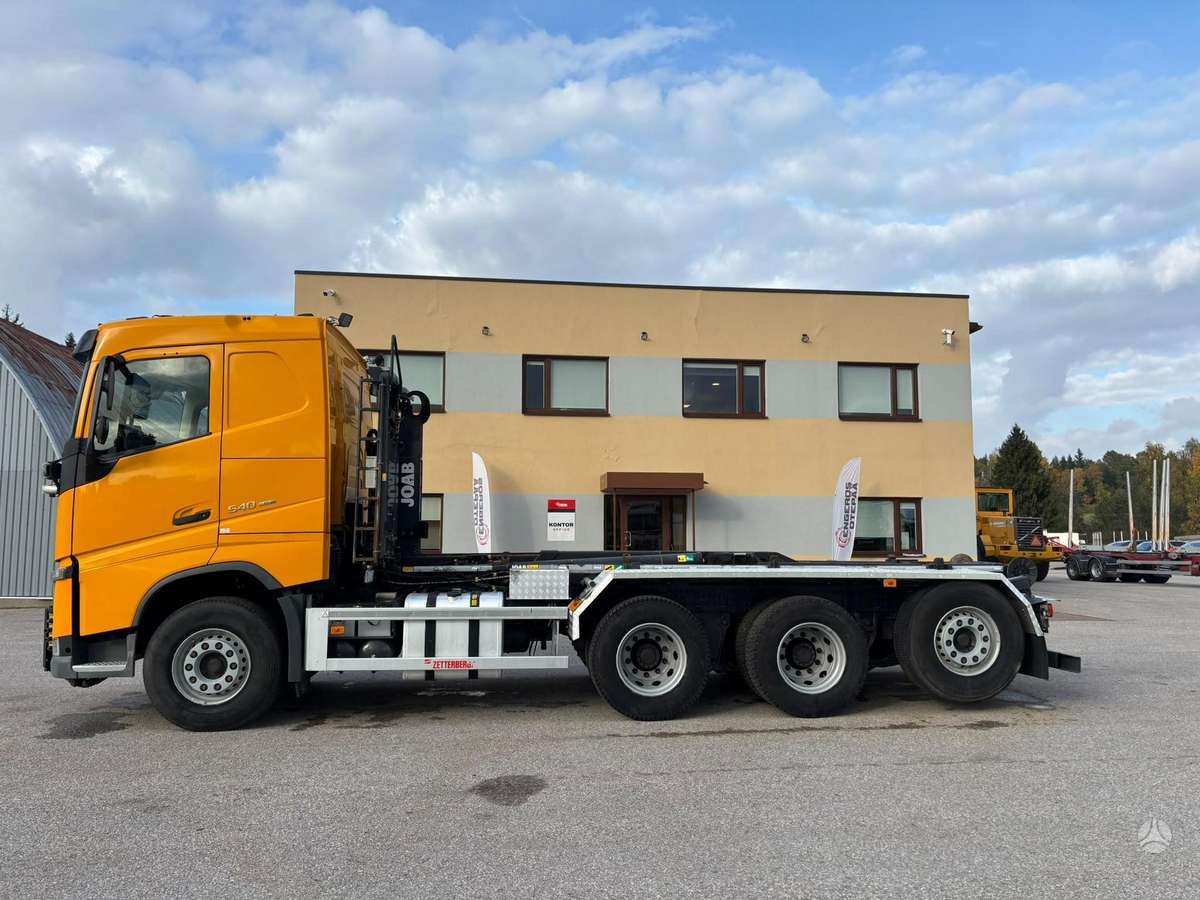 Volvo FH540, hooklift trucks