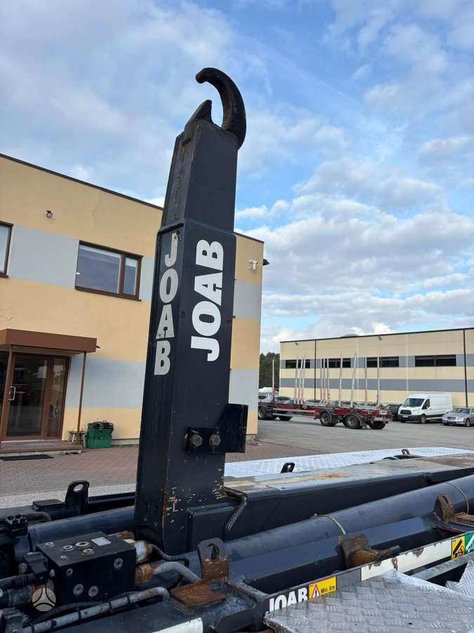 Volvo FH540, hooklift trucks