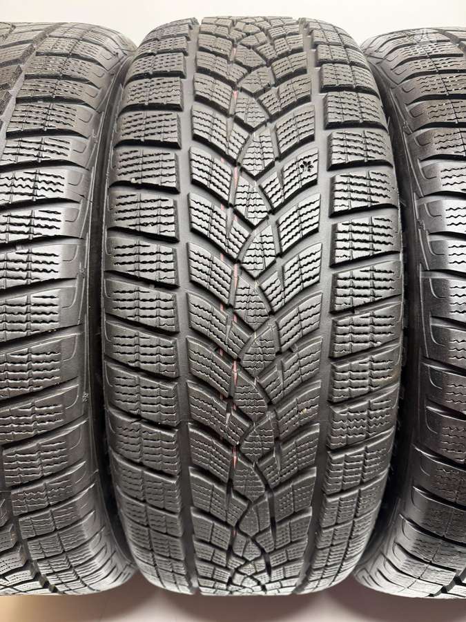 Goodyear UltraGripPerfomance, winter 225/55 R18