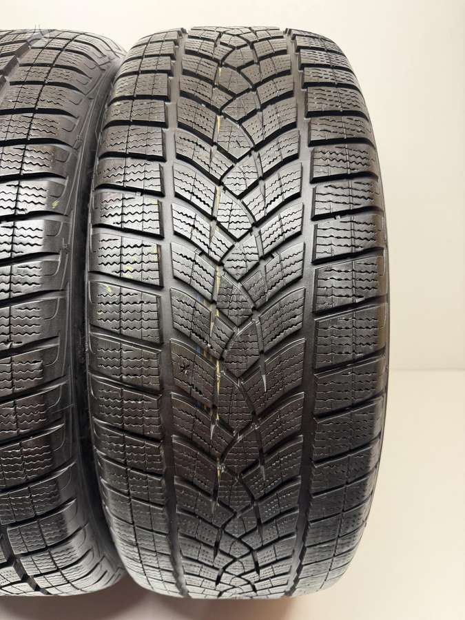 Goodyear UltraGripPerfomance, winter 225/55 R18