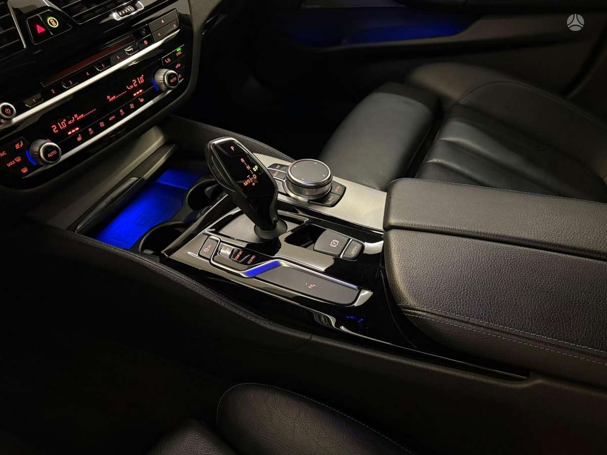 BMW 525, 2.0 l., Седан