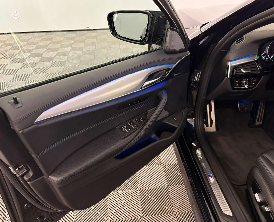 BMW 525, 2.0 l., Седан