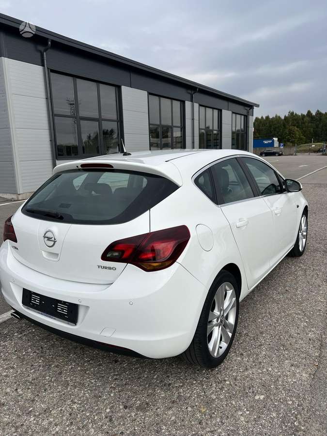 Opel Astra, 1.4 l., Хэтчбек
