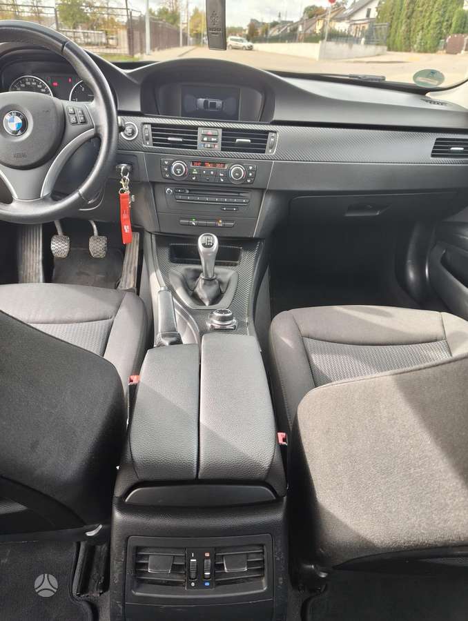 BMW 318, 2.0 l., universalas