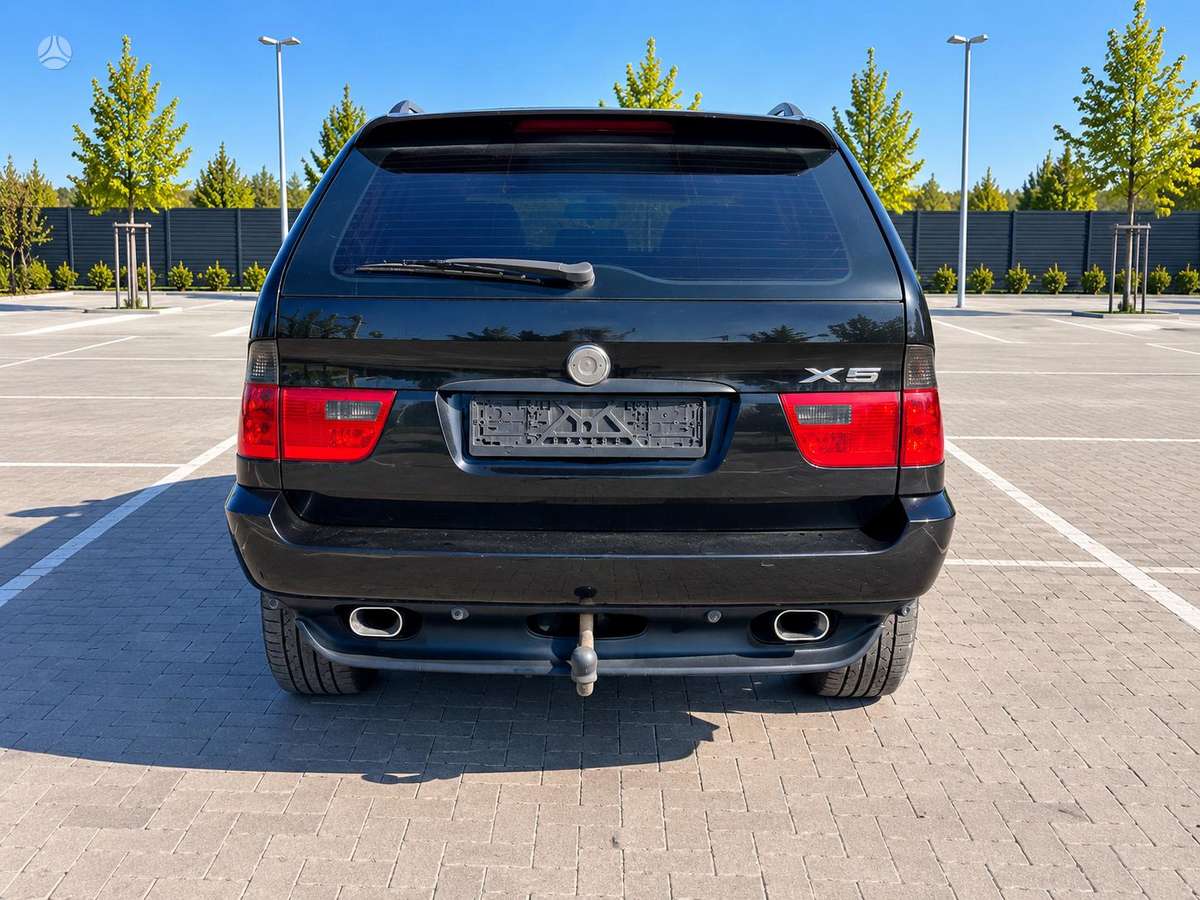 BMW X5 body parts