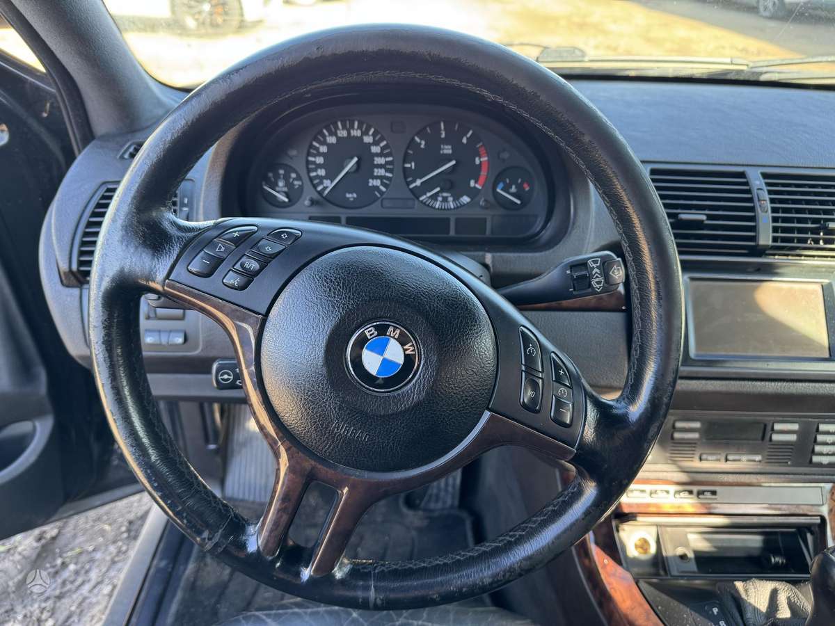 BMW X5 body parts