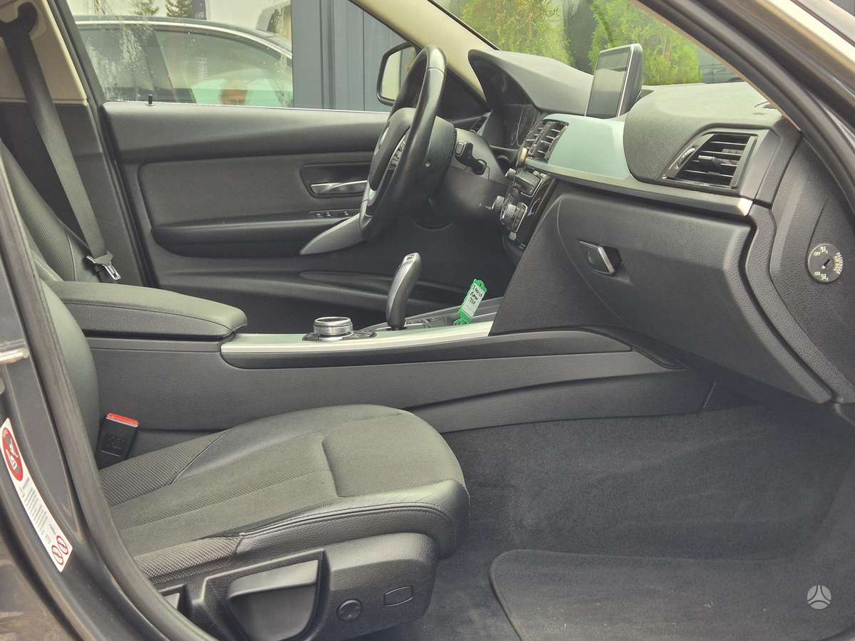 BMW 320, 2.0 l., sedanas