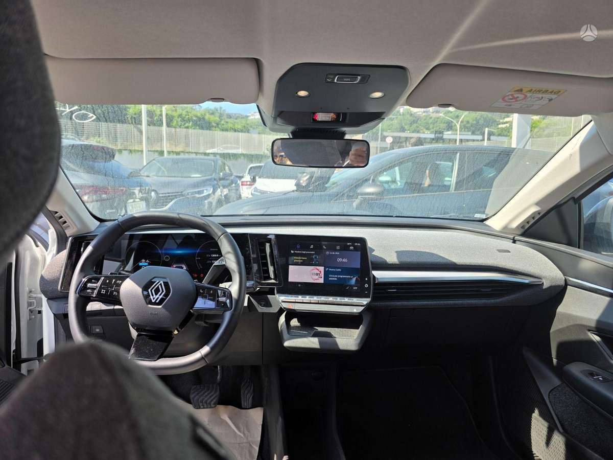 Renault Megane E-Tech, Хэтчбек