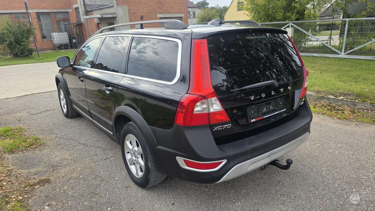 Volvo XC70, 2.4 l., wagon