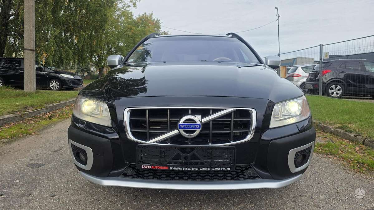 Volvo XC70, 2.4 l., wagon