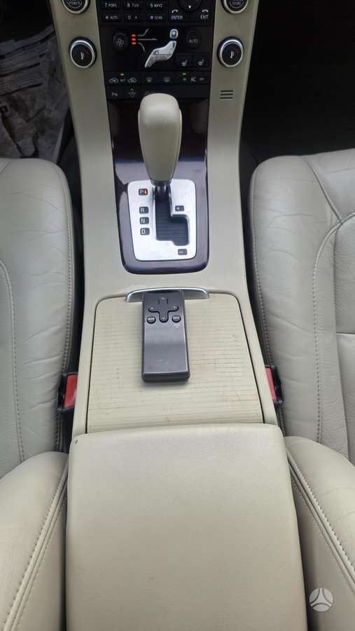 Volvo XC70, 2.4 l., wagon