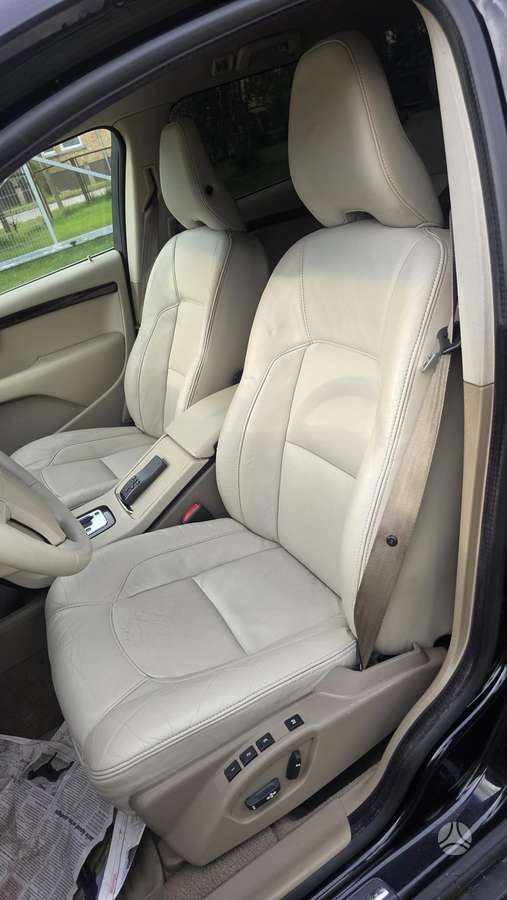 Volvo XC70, 2.4 l., wagon