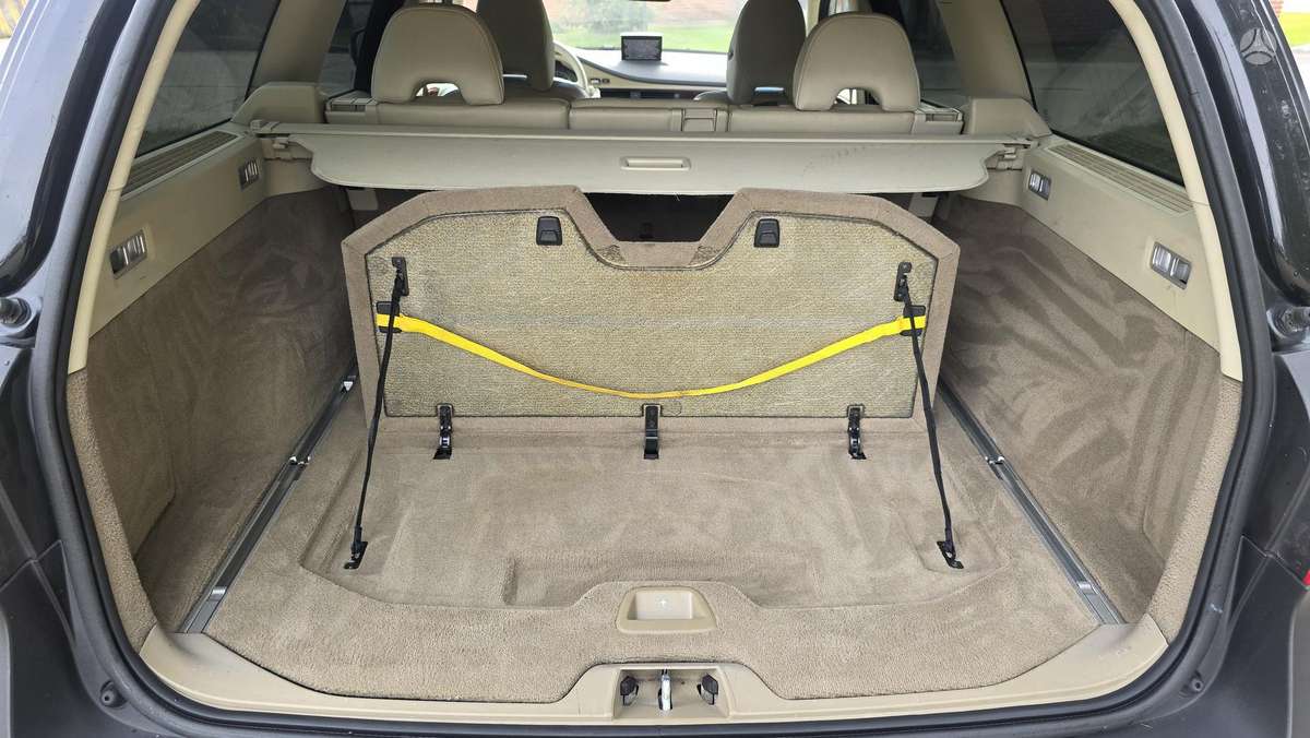 Volvo XC70, 2.4 l., wagon